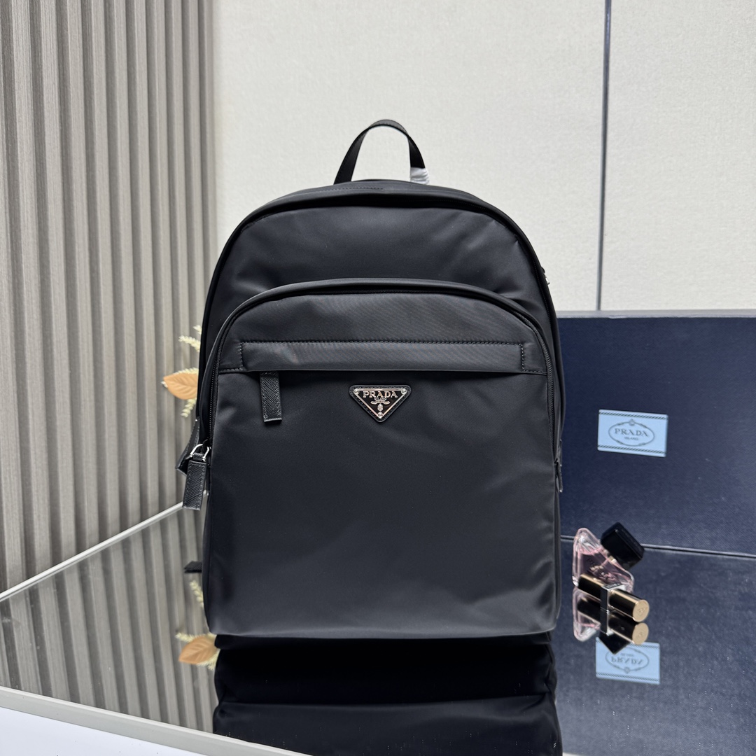 [Prada] 프라다 리나일론 및 사피아노 가죽 백팩