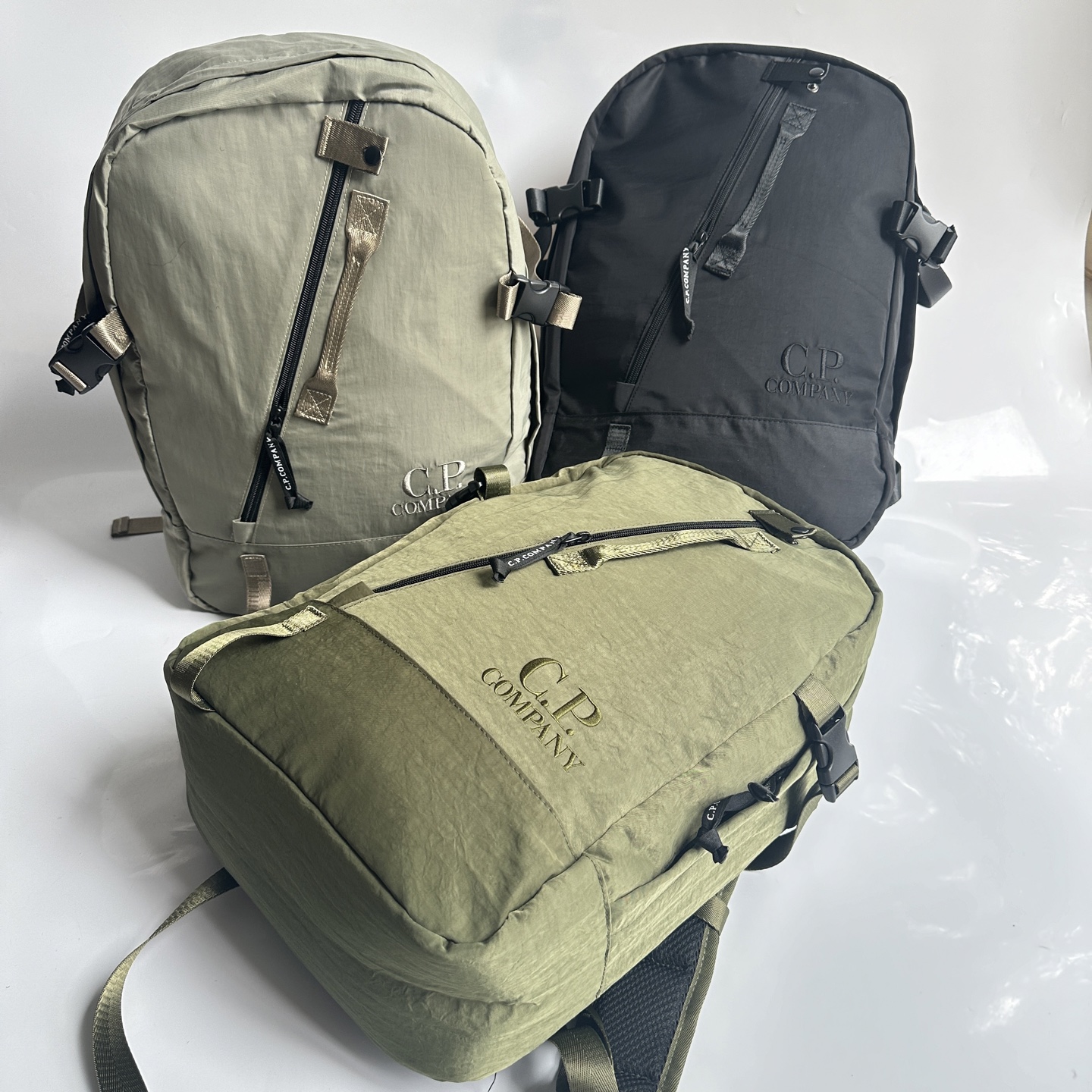[C.P. Company] C.P. 컴퍼니 플레인 페이퍼 터치 백팩