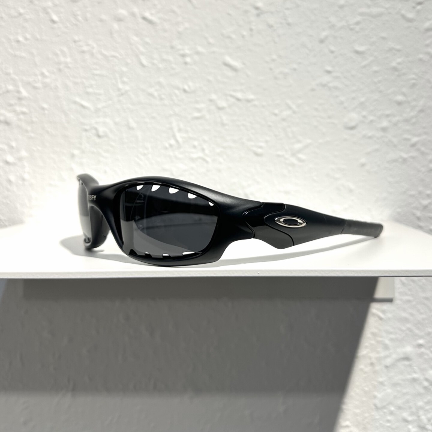 [Oakley x Satisfy] 오클리 x 새티스파이 스트레이트 자켓 폴리쉬드