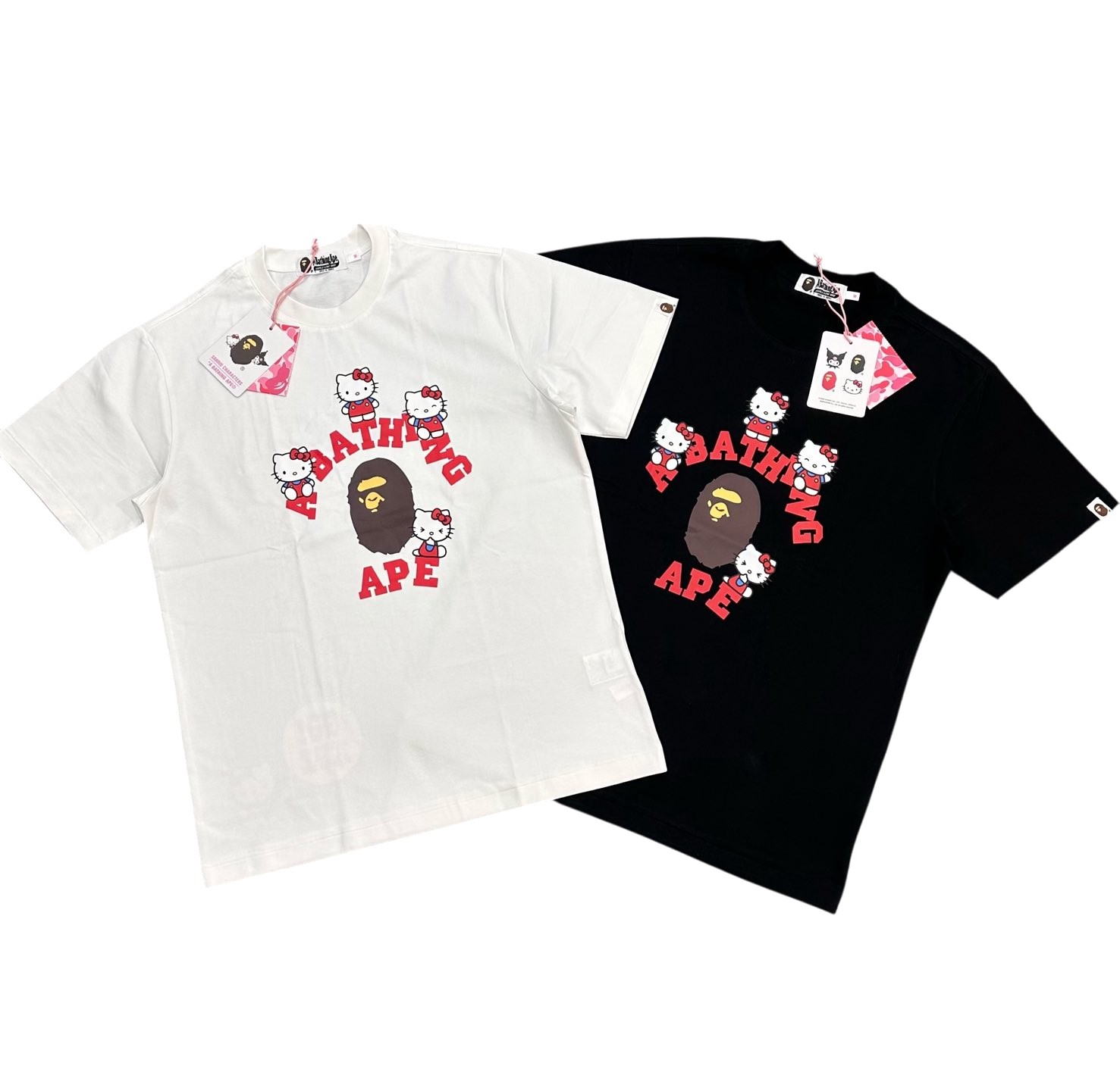 [BAPE] 베이프 x 산리오 캐릭터즈 컬리지 미니 티셔츠