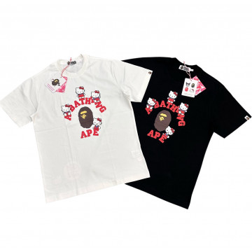 [BAPE] 베이프 x 산리오 캐릭터즈 컬리지 미니 티셔츠