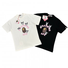 [BAPE] 베이프 x 산리오 캐릭터즈 컬리지 미니 티셔츠