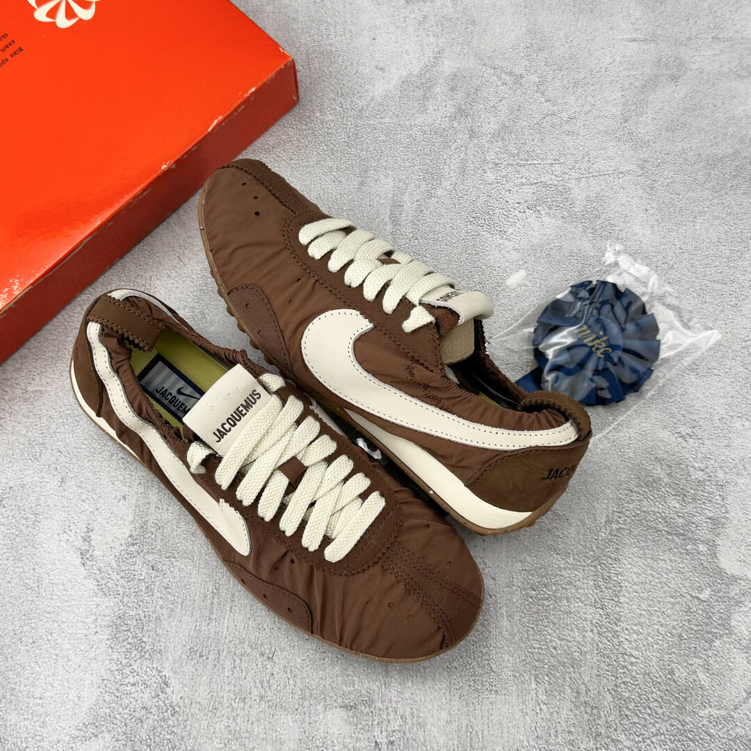 [Nike × Jacquemus]  나이키 x 자크뮈스 문 슈 SP