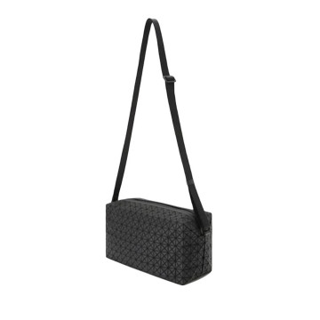 [BAO BAO ISSEY MIYAKE] 바오 바오 이세이 미야케 크로스바디 새들백