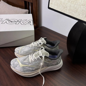 [Hoka] 호카 x 존 엘리엇 로켓 X 3 스프레이 그린 앤틱 화이트
