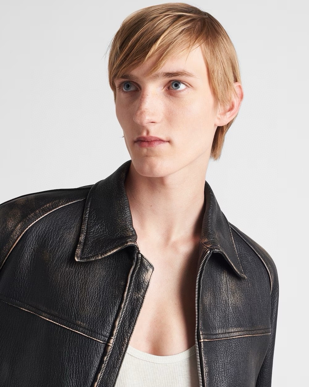 재킷 모델 착용 이미지-S27L11