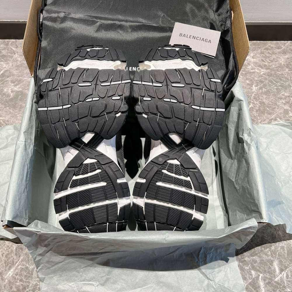 신발 모델 착용 이미지-S39L7